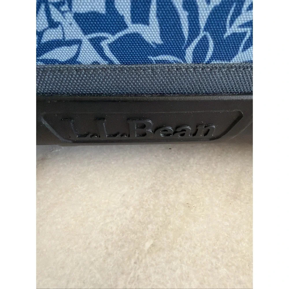 LL Bean Rolling Tote‎ Excellent Condition OLA007